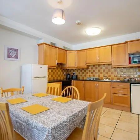 Сasa de vacaciones Spacious 5 Bedroom House *