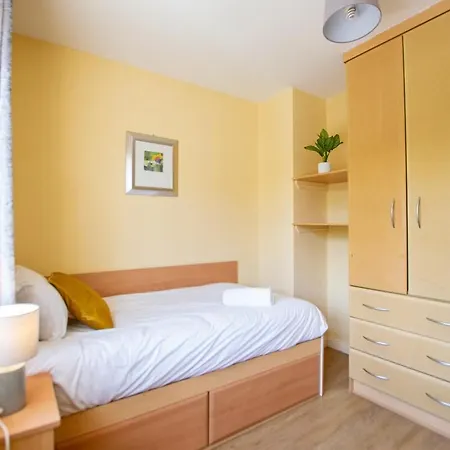 Spacious 5 Bedroom House Galway
