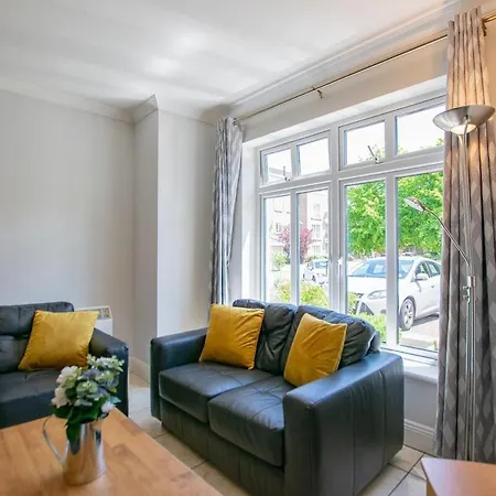 Spacious 5 Bedroom House * Galway